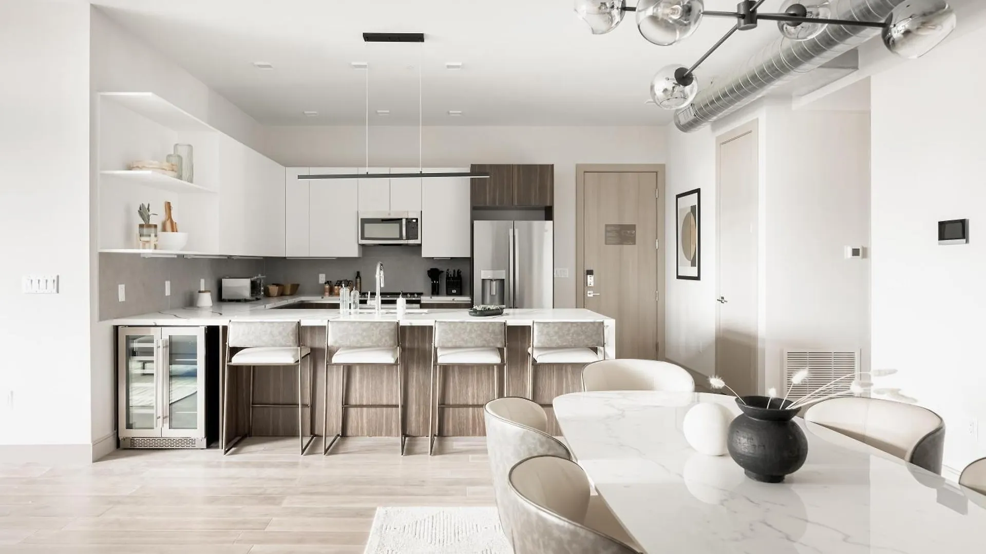 Luxurious Escape - Walk To Empower Field - Tesoro Villa Denver Holiday home